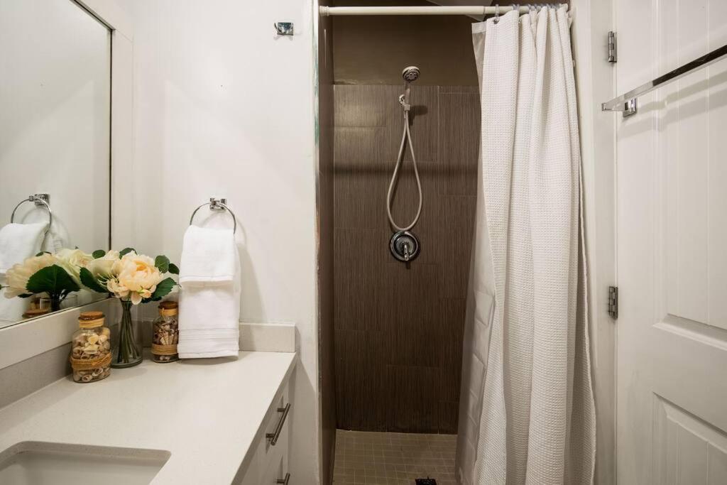 King Garden Suite/20 Mins To Dwntwn Vancouvr/Petok North Vancouver Exterior foto